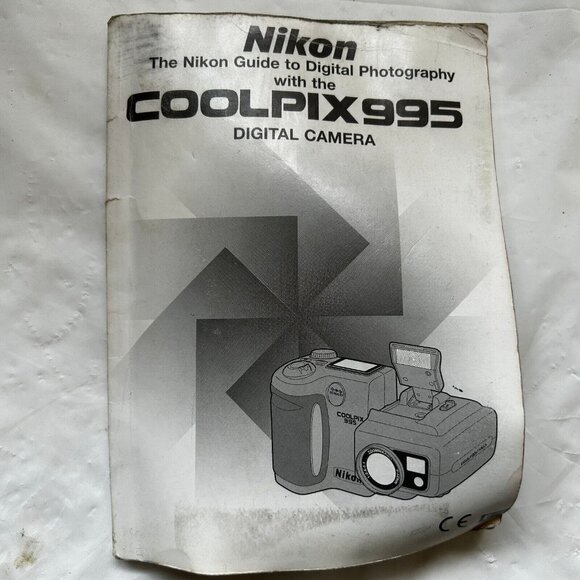 Nikon COOLPIX 995 3.2MP Digital Camera for parts / repair w/ manual - Picture 8 of 11